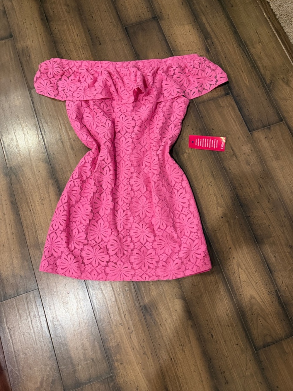 🌺Trina Turk Pink Floral Off The Shoulder Eyelet Dress
🌺Size 16 

🩷NWT🩷